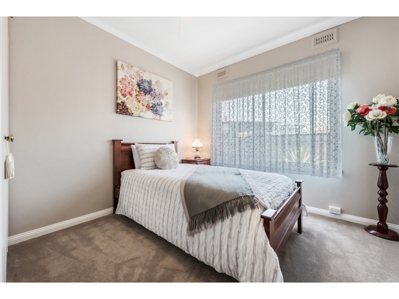 11 Esther Court, Fawkner VIC 3060