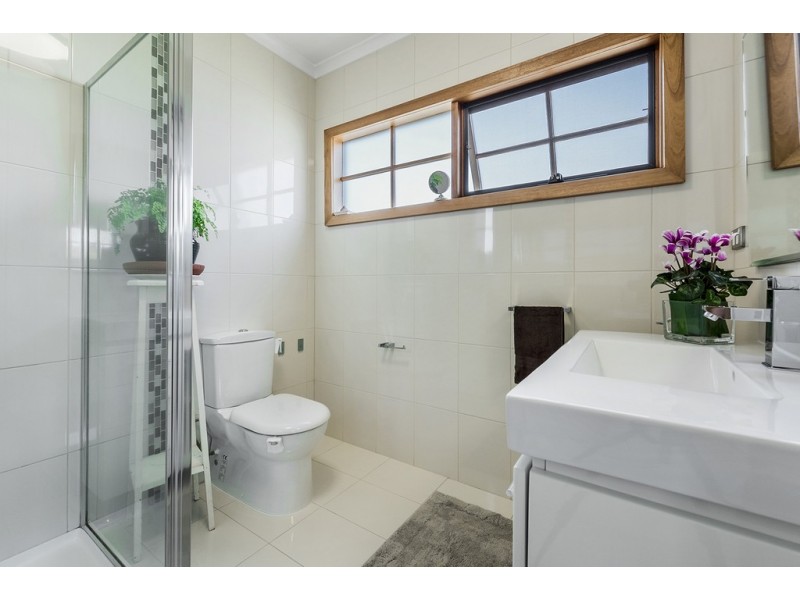 11 Esther Court, Fawkner VIC 3060