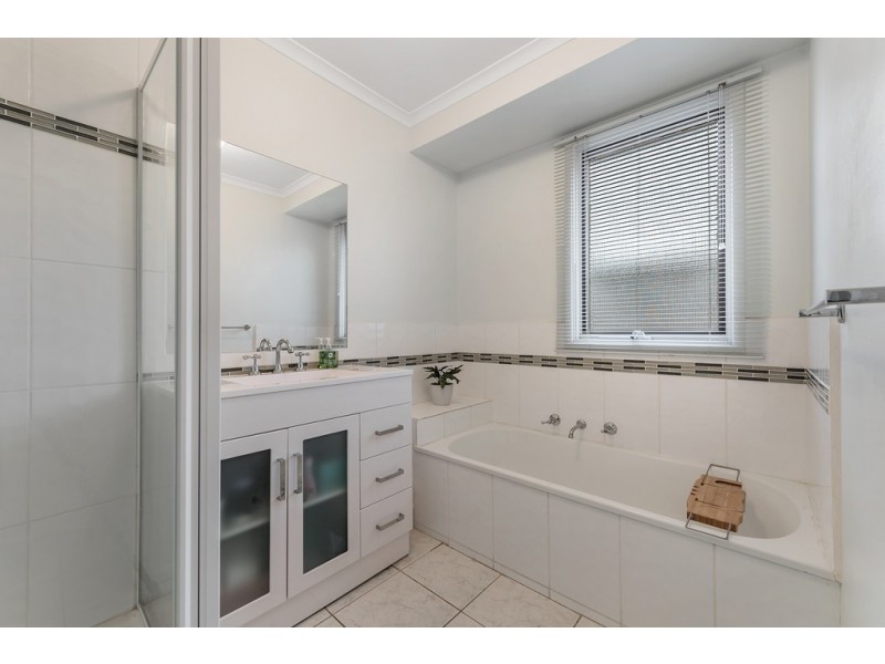 11 Finden Court, Craigieburn VIC 3064