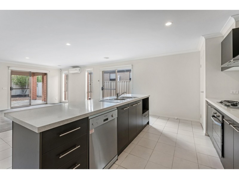 27 Cable Circuit, Craigieburn VIC 3064