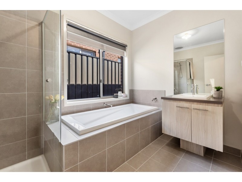 3 Brio Drive, Craigieburn VIC 3064