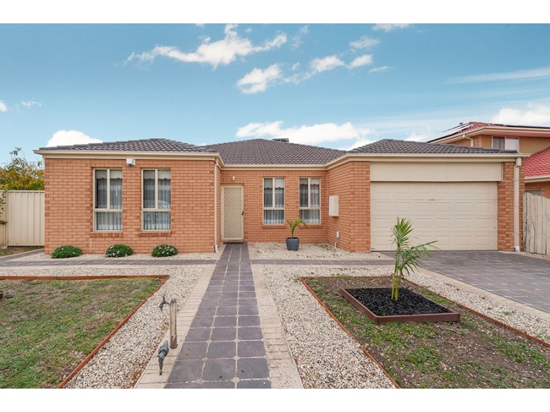 11 Merrivale Place, Roxburgh Park VIC 3064