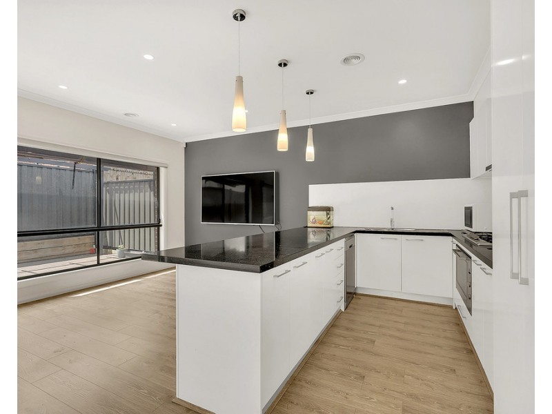 306 Brookfield Boulevard, Craigieburn VIC 3064