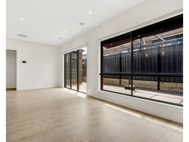 306 Brookfield Boulevard, Craigieburn VIC 3064