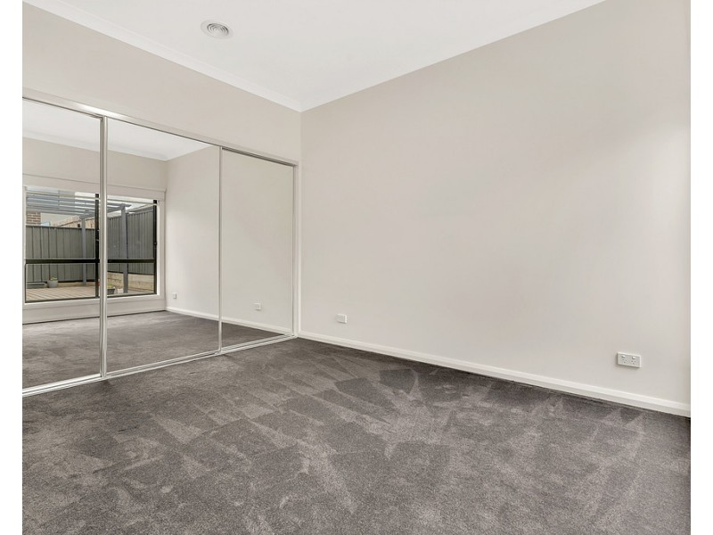306 Brookfield Boulevard, Craigieburn VIC 3064