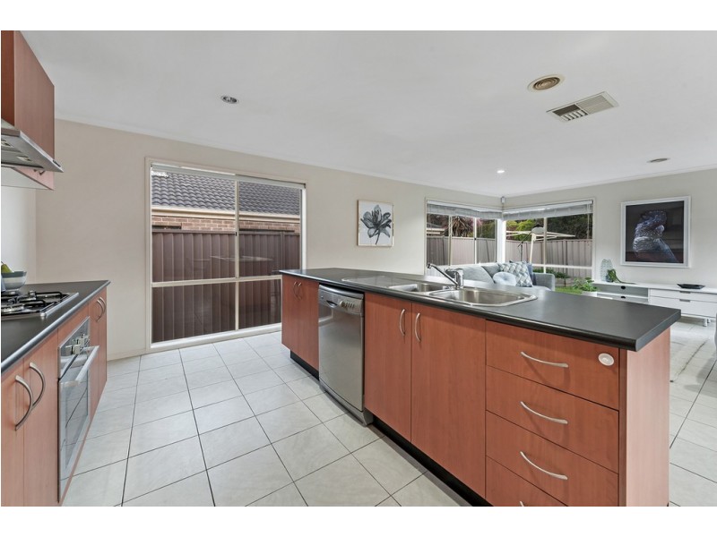 9 Creighton Way, Craigieburn VIC 3064
