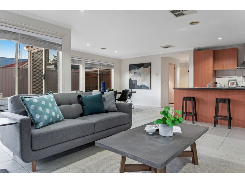 9 Creighton Way, Craigieburn VIC 3064