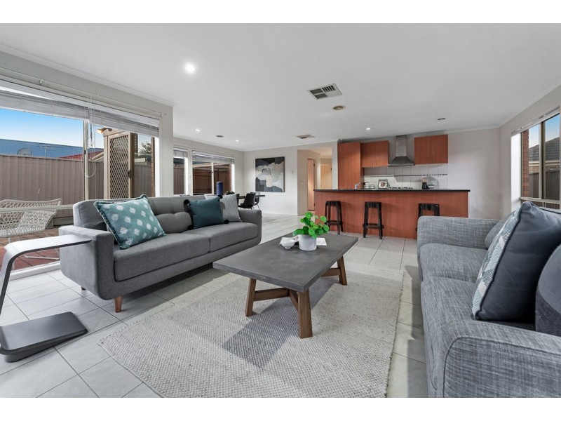 9 Creighton Way, Craigieburn VIC 3064
