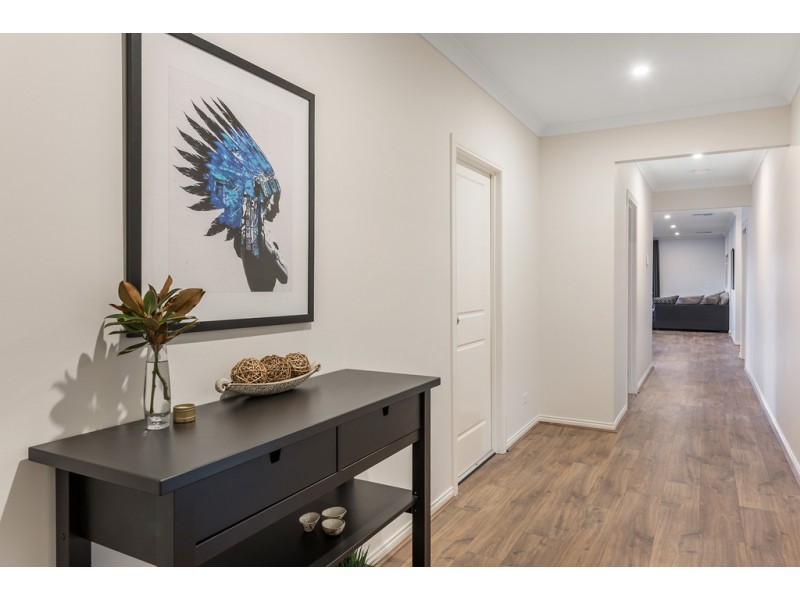 6 Dickens Street, Craigieburn VIC 3064