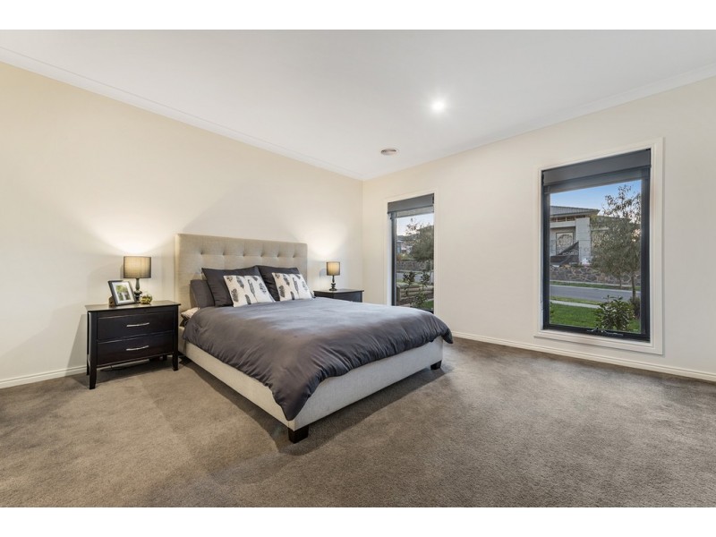 6 Dickens Street, Craigieburn VIC 3064