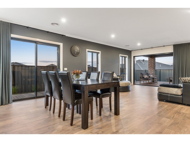 6 Dickens Street, Craigieburn VIC 3064