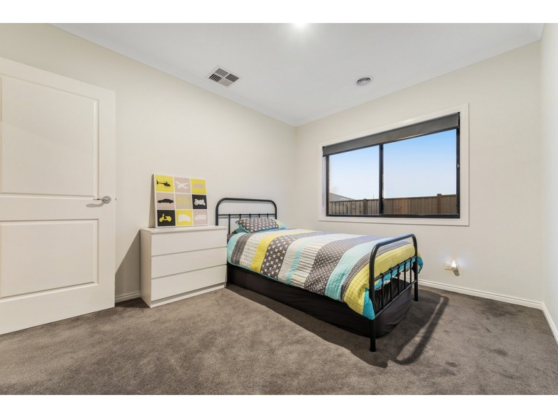 6 Dickens Street, Craigieburn VIC 3064