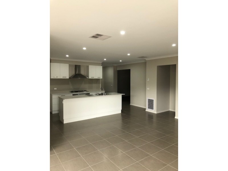 10 Bellinger Circuit, Craigieburn VIC 3064