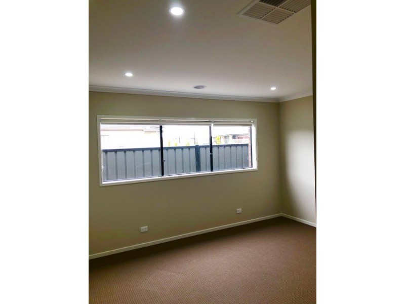 10 Bellinger Circuit, Craigieburn VIC 3064