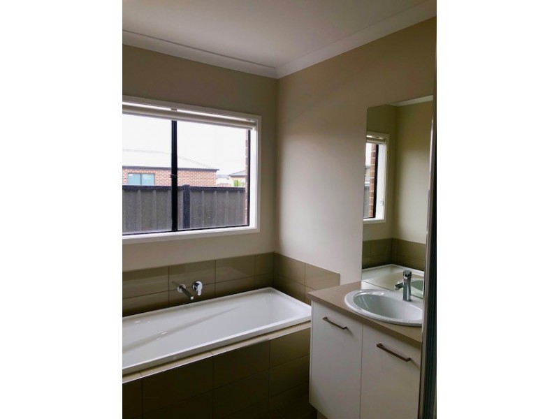 10 Bellinger Circuit, Craigieburn VIC 3064