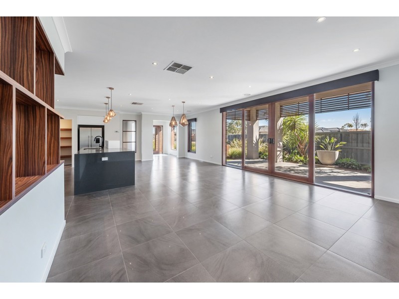 41 Newmarket Parade, Mickleham VIC 3064