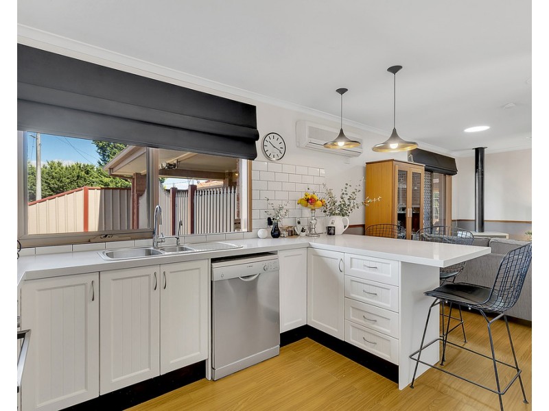 6 Finden Court, Craigieburn VIC 3064