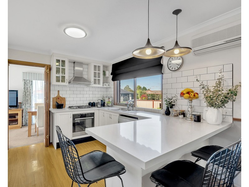 6 Finden Court, Craigieburn VIC 3064