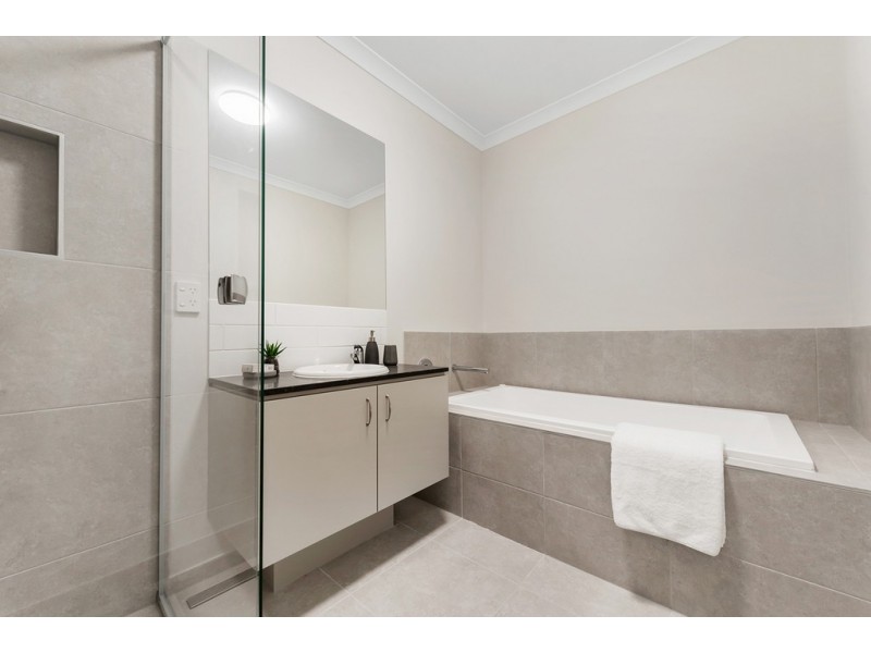 11 Bellinger Circuit, Craigieburn VIC 3064