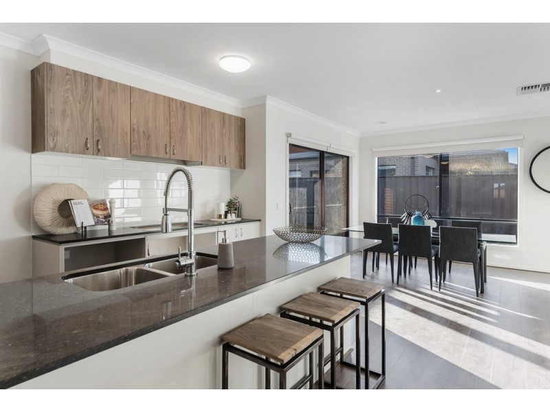 11 Bellinger Circuit, Craigieburn VIC 3064