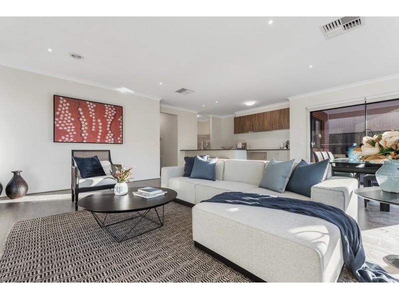 11 Bellinger Circuit, Craigieburn VIC 3064