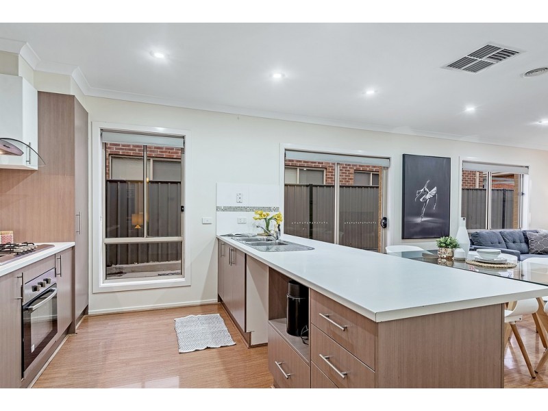 68 Huntington Drive, Craigieburn VIC 3064