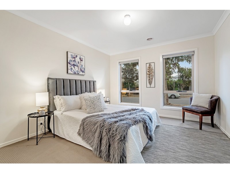 68 Huntington Drive, Craigieburn VIC 3064