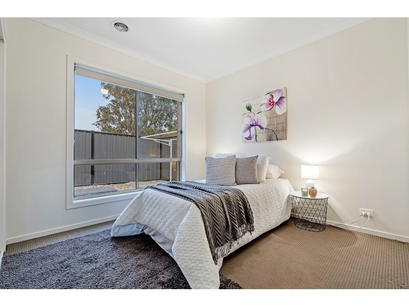 68 Huntington Drive, Craigieburn VIC 3064