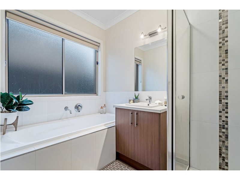 68 Huntington Drive, Craigieburn VIC 3064