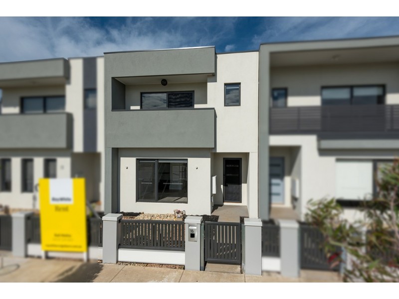 16 Errol Boulevard, Mickleham VIC 3064