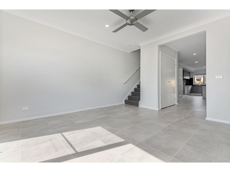 16 Errol Boulevard, Mickleham VIC 3064