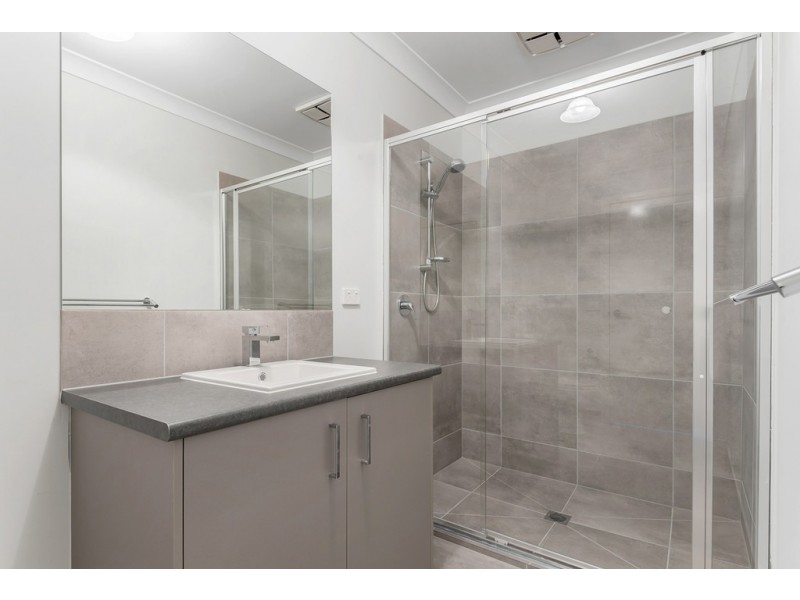 16 Errol Boulevard, Mickleham VIC 3064