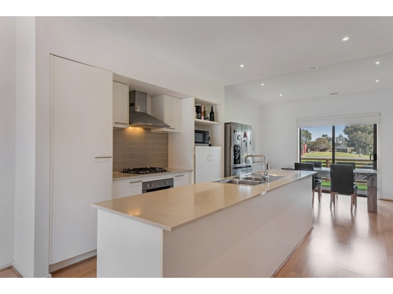 11/8 Moresby Court, Craigieburn VIC 3064