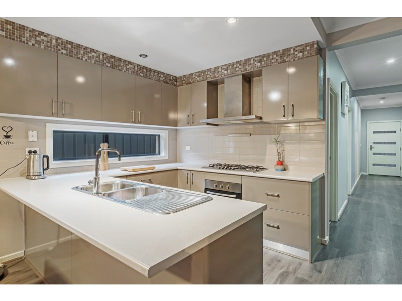 19 Woodgrove Street, Craigieburn VIC 3064