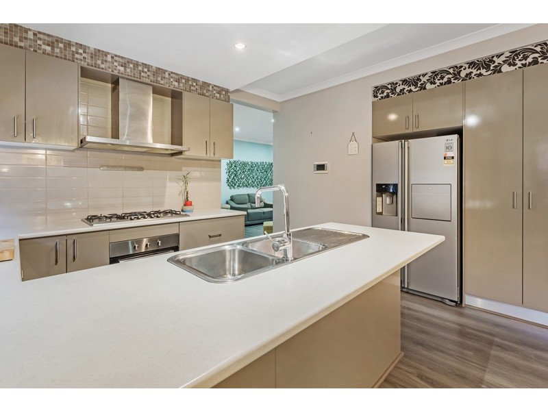 19 Woodgrove Street, Craigieburn VIC 3064