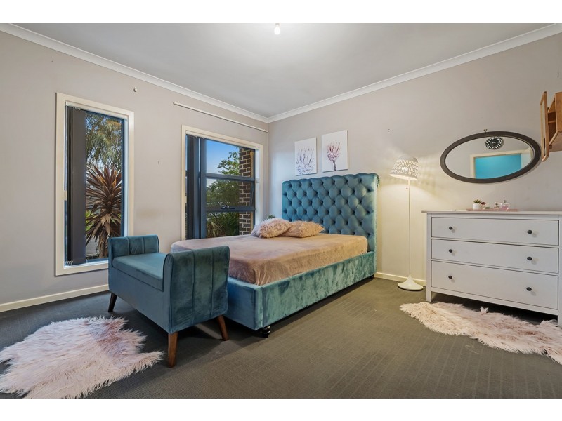19 Woodgrove Street, Craigieburn VIC 3064