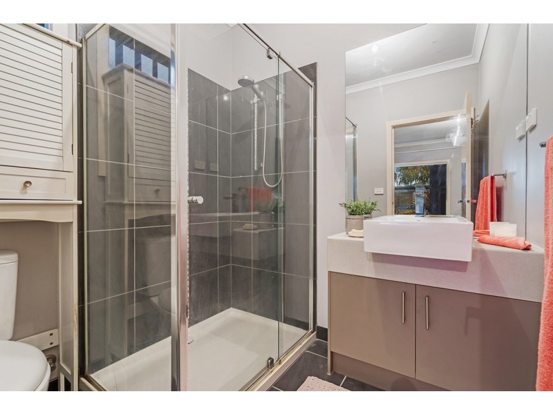 19 Woodgrove Street, Craigieburn VIC 3064