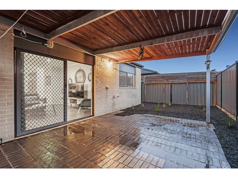 19 Woodgrove Street, Craigieburn VIC 3064