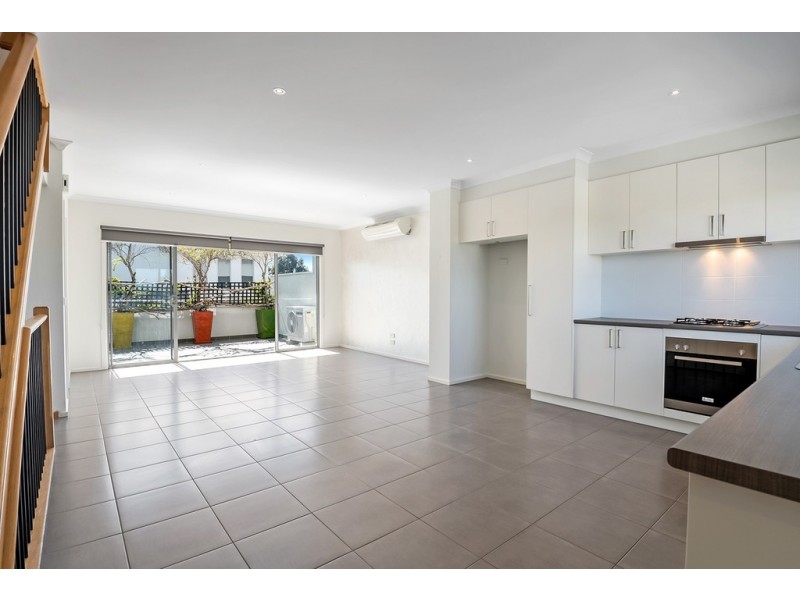 2/2 Marathon Boulevard, Craigieburn VIC 3064