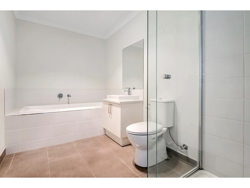 2/2 Marathon Boulevard, Craigieburn VIC 3064