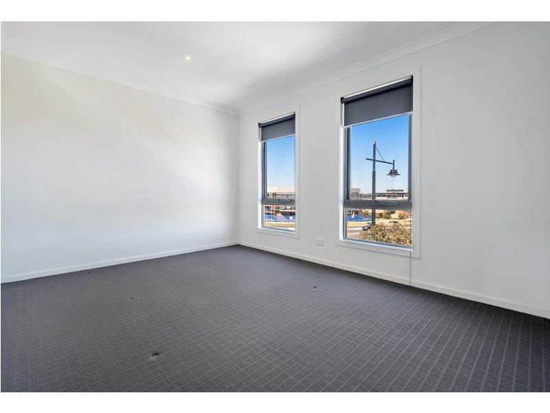 2/2 Marathon Boulevard, Craigieburn VIC 3064