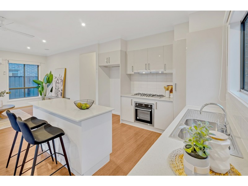 8 Riberry Street, Craigieburn VIC 3064