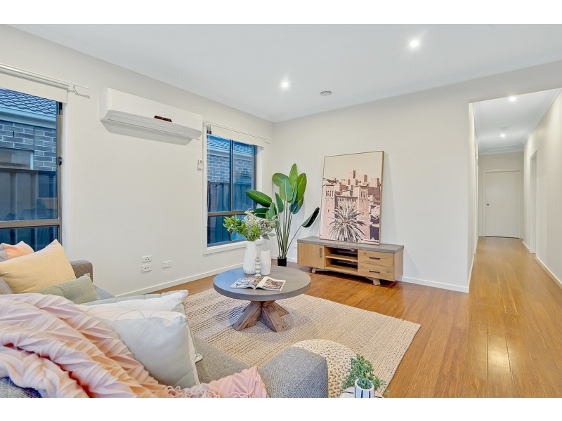 8 Riberry Street, Craigieburn VIC 3064