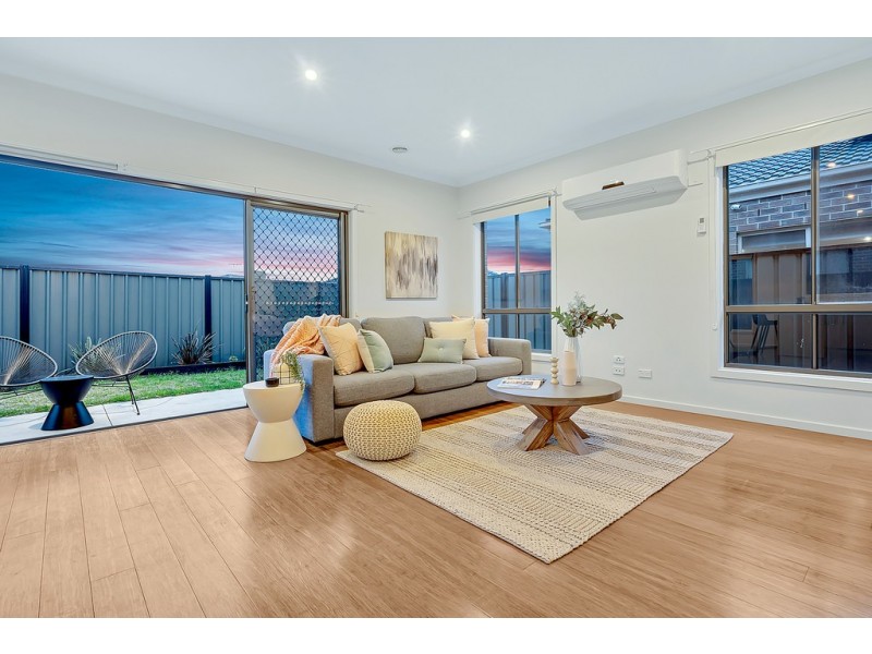 8 Riberry Street, Craigieburn VIC 3064