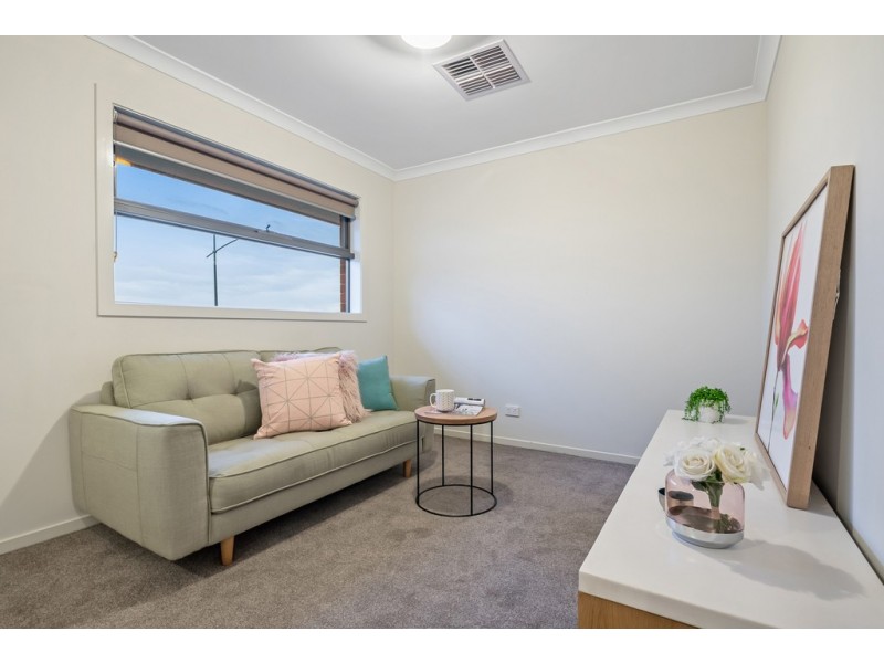 636 Grand Boulevard, Mickleham VIC 3064