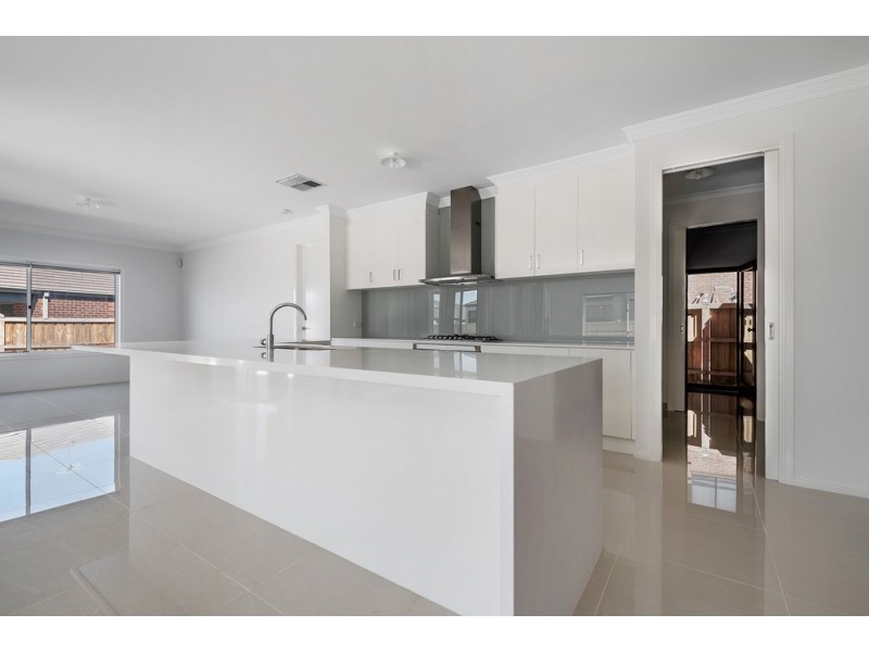 31 St Georges Road, Mickleham VIC 3064