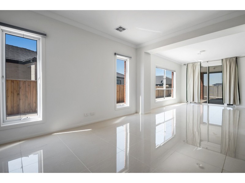 31 St Georges Road, Mickleham VIC 3064