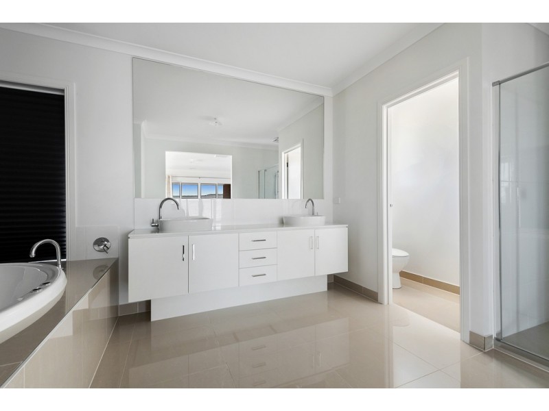 31 St Georges Road, Mickleham VIC 3064