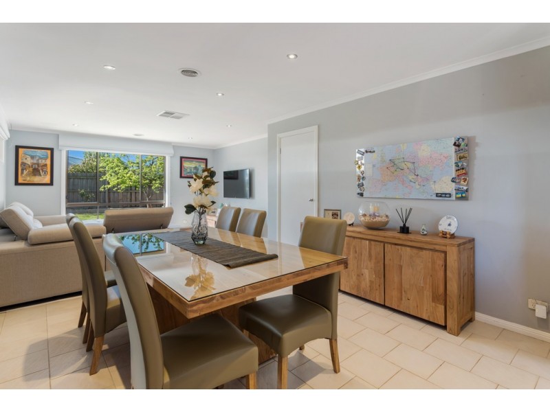 8 Finden Court, Craigieburn VIC 3064