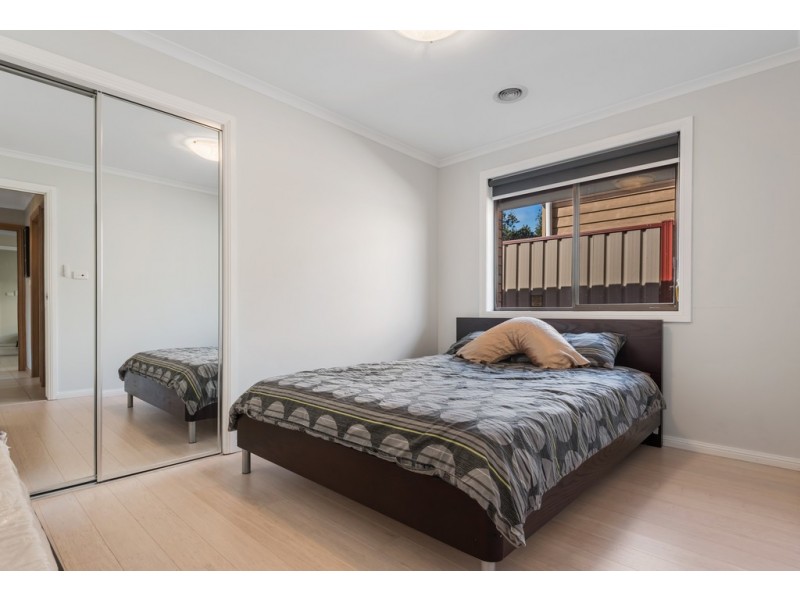 8 Finden Court, Craigieburn VIC 3064